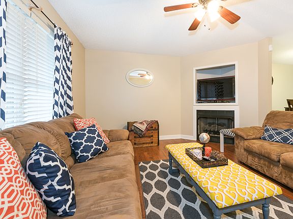 2nd image of 357 Woodlawn Ave #15