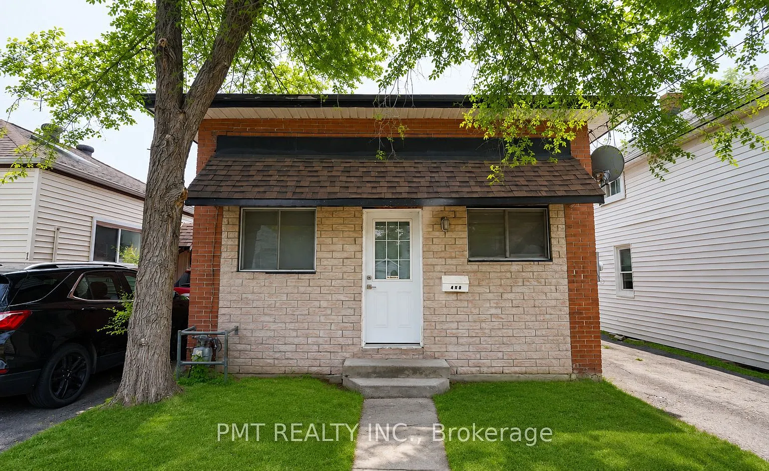 3 bed, $2,050 — Photo 1