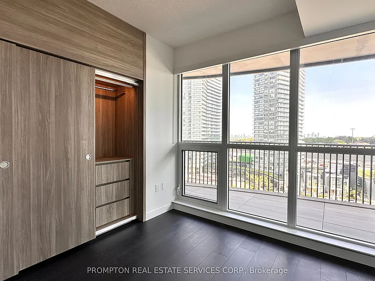 68 Esther Shiner Blvd #915 — Photo 8
