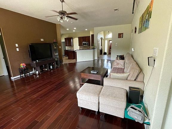 5th image of 326 Trillium Dr