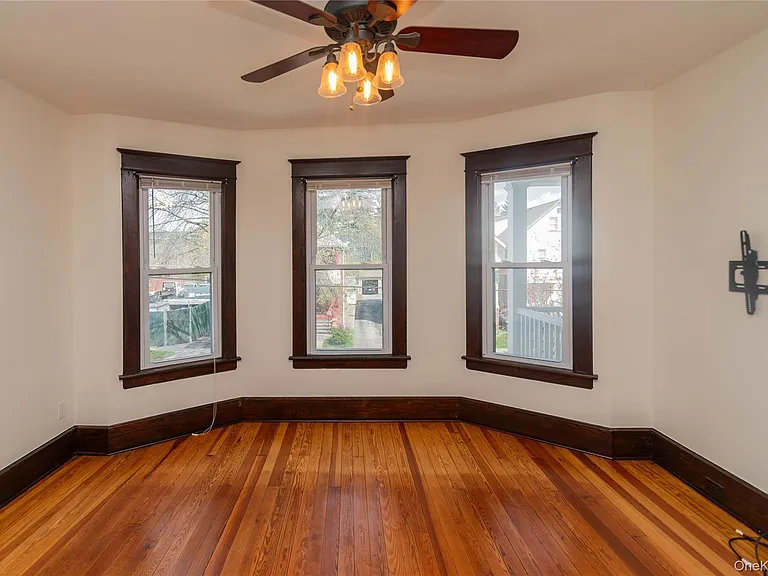 15 Taylor Ave — Photo 15