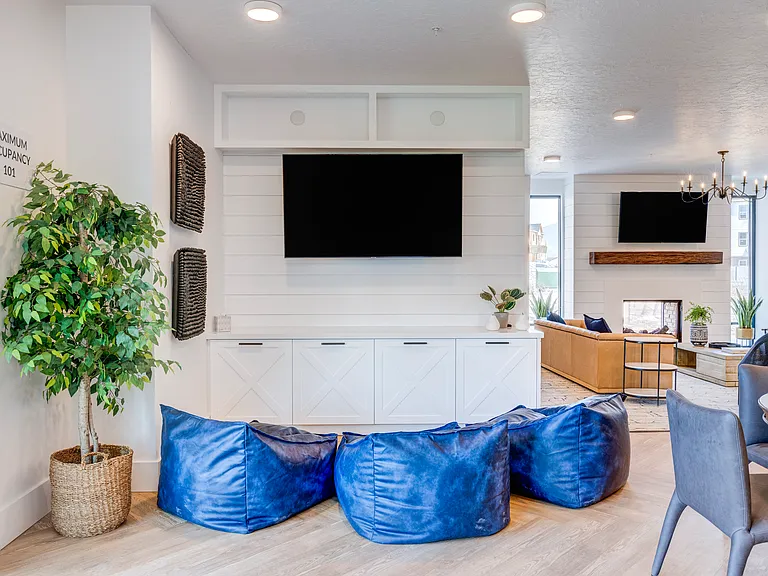 Aria Townhomes and Apartments — Photo 11