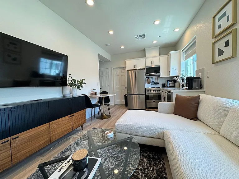 2976 Ellis Town Dr — Photo 8