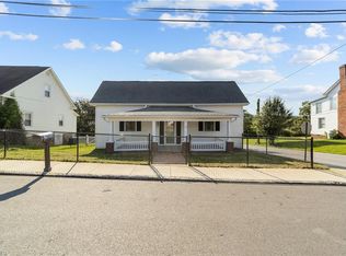 110 S Stephens St, Pilot Mtn, NC 27041