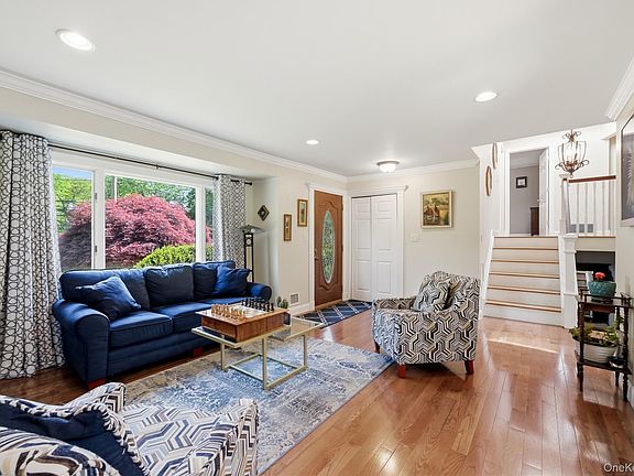 4th image of 6 Paula Street