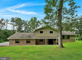 13 Hill Side Dr, Pine Grove, PA 17963