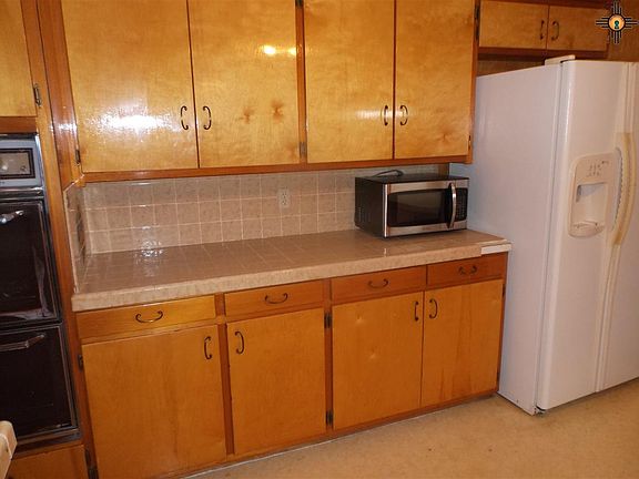 3rd image of 1209 Yucca Dr