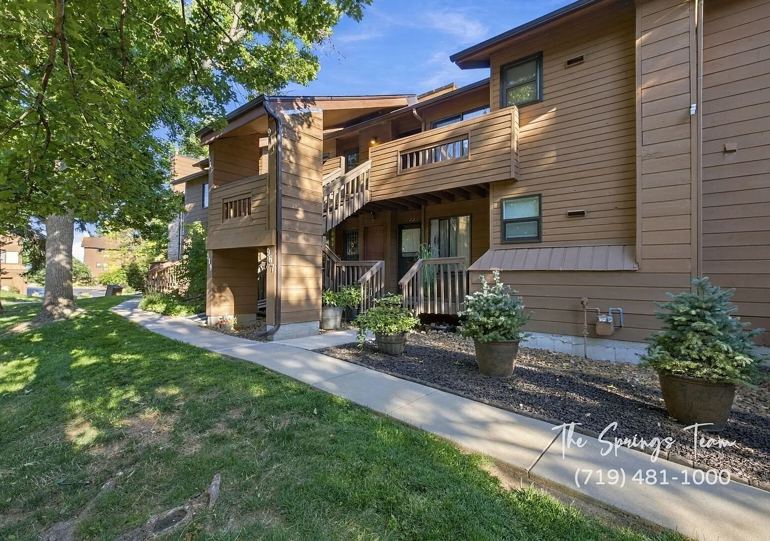 Charming 2 Bd Condo With 2-Car Garage & Fireplace! — Photo 1