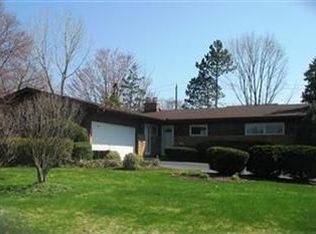 2595 Buckhurst Dr, Beachwood, OH 44122