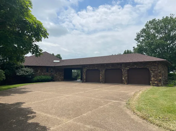 1138 E 425th Road, Bolivar, MO 65613