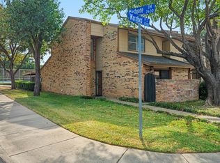 2014 Warnford Pl, Arlington, TX 76015