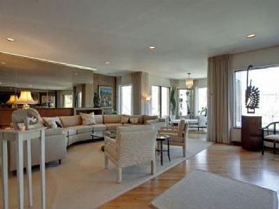 4th image of 845 E Drexel Sq Unit 1
