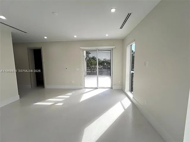 7850 SW 67th Ave — Photo 15