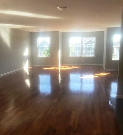 2nd image of 546 S Park St
