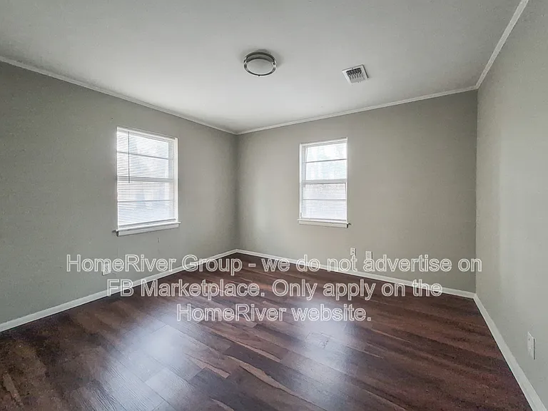 644 Kent St — Photo 8