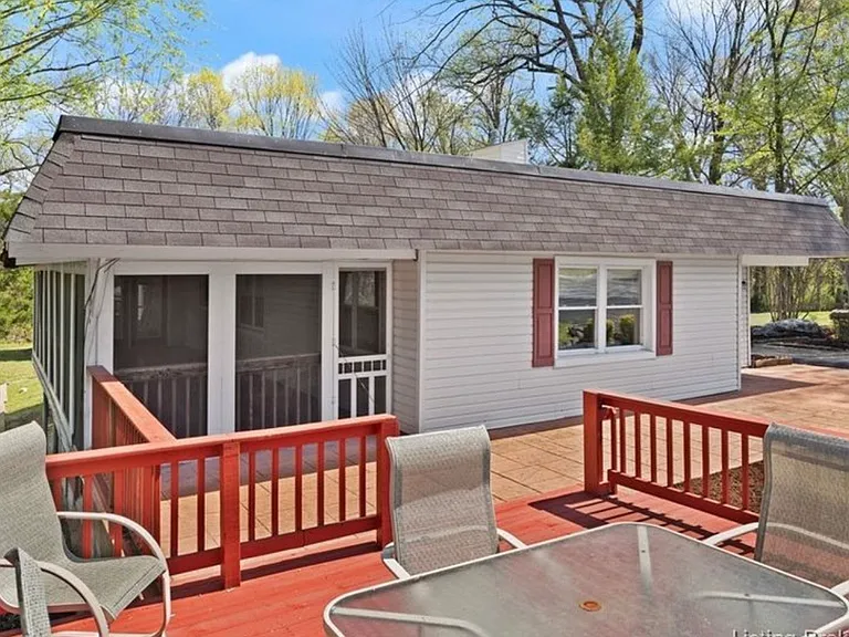 506 Virginia Ave — Photo 2
