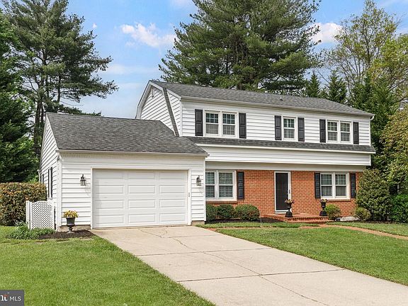 2nd image of 718 Bedford Rd