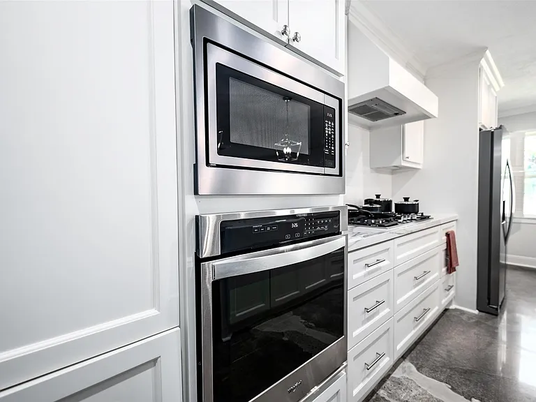 9330 Meadowbriar Ln — Photo 15