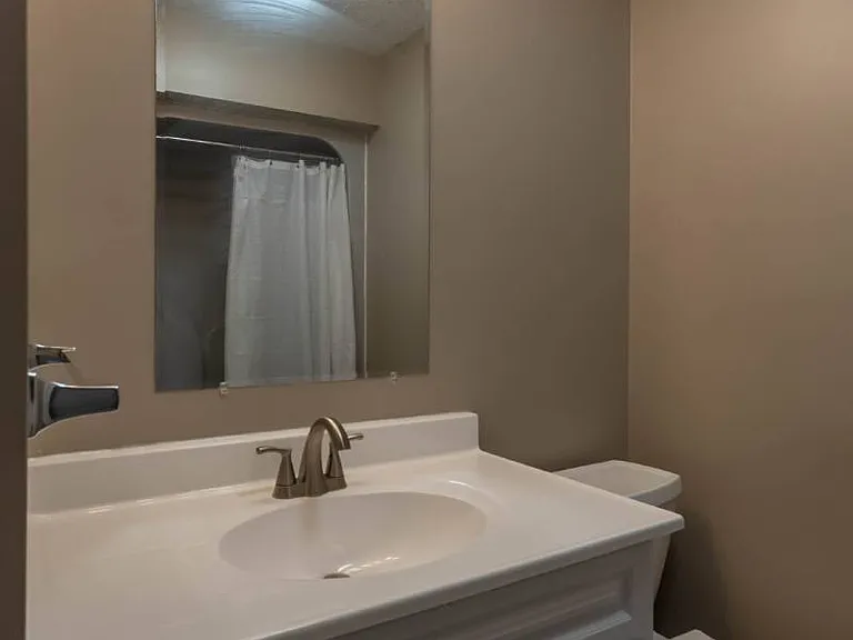 118 E Acres Ave #B — Photo 10