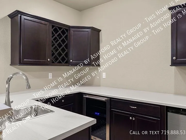 7215 Rim Bluff Ln — Photo 24