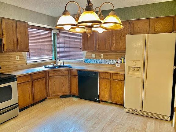 4th image of 2613 N Windsor Pl APT B