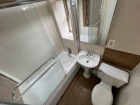 5th image of 35 Duncan Ave #56E