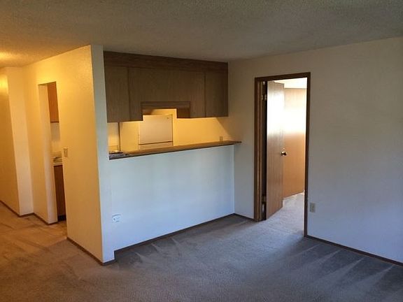 5th image of 710 NE 42nd St #8883638