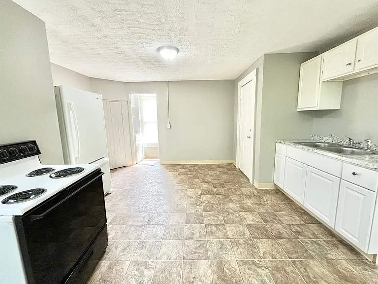 2130 Portland Ave — Photo 14