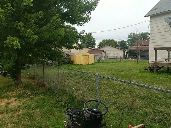 3rd image of 3200 Grand Ave
