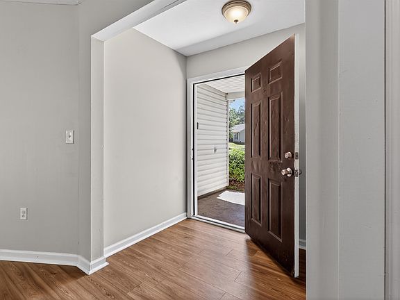 5th image of 1876 Tamara Way