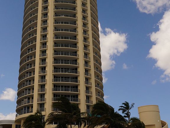 5th image of 17375 Collins Ave #2405