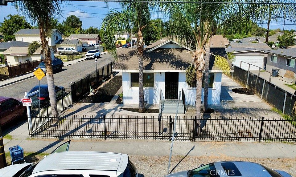 1st image of 1115 S Acacia Ave