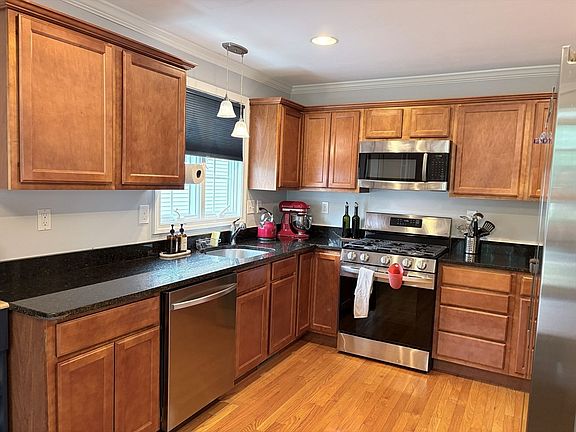 4th image of 13 Apollo Ave
