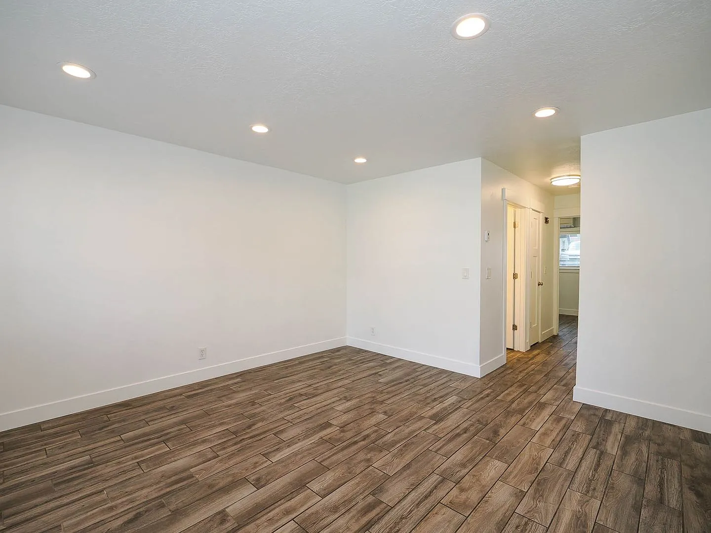 Res_Nelson_1559 — Photo 4