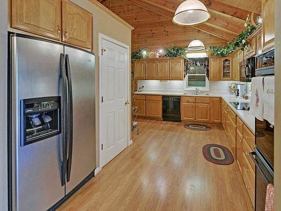 2nd image of 300 Lake Forest Dr