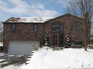 616 Glowood Dr, Pittsburgh, PA 15227