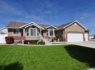14038 S Lightening Peak Dr, Riverton, UT 84096