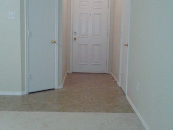 4th image of 944 Fenway Ln