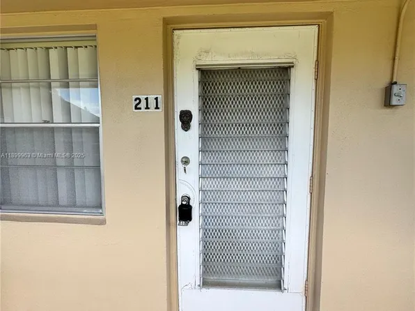 211 Coventry E #211-I, West Palm Beach, FL 33417