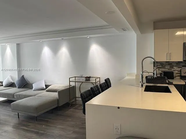 Ocean Park Condo — Photo 3