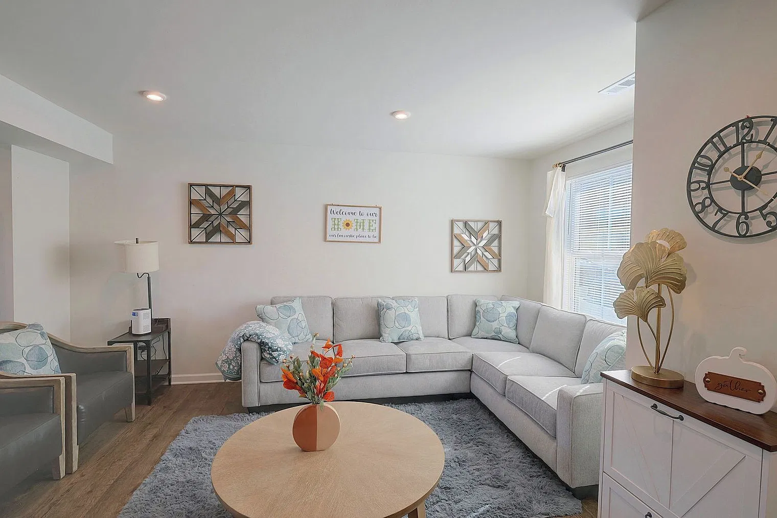 3 bed, 2.0 bath, 1216 sqft, $3,599 — Photo 1