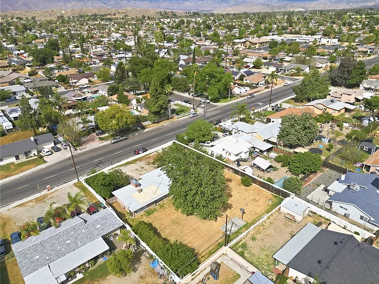 40861 Whittier Ave — Photo 32