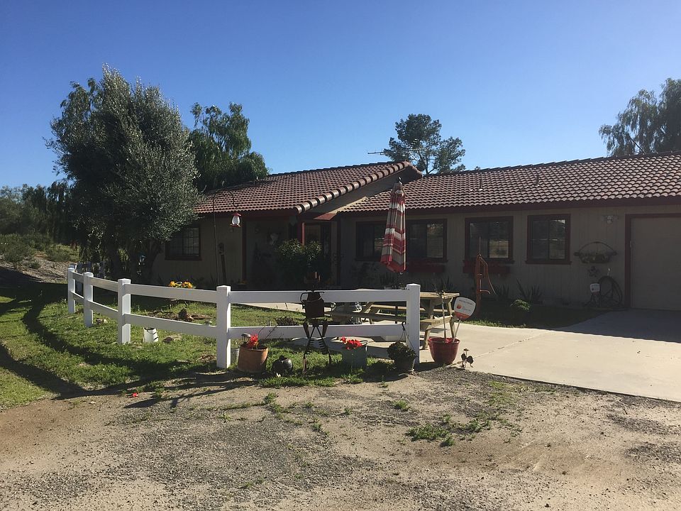 1st image of 38680 Avenida De La Bandolero