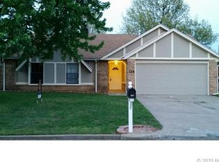 325 S Fairfax Ave, Skiatook, OK 74070