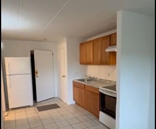 3rd image of 126 Beaver St APT 76