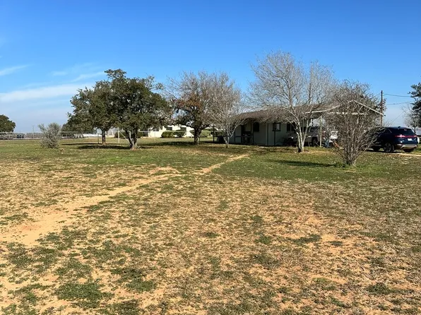 1795 HIGHWAY 173 S, Devine, TX 78016