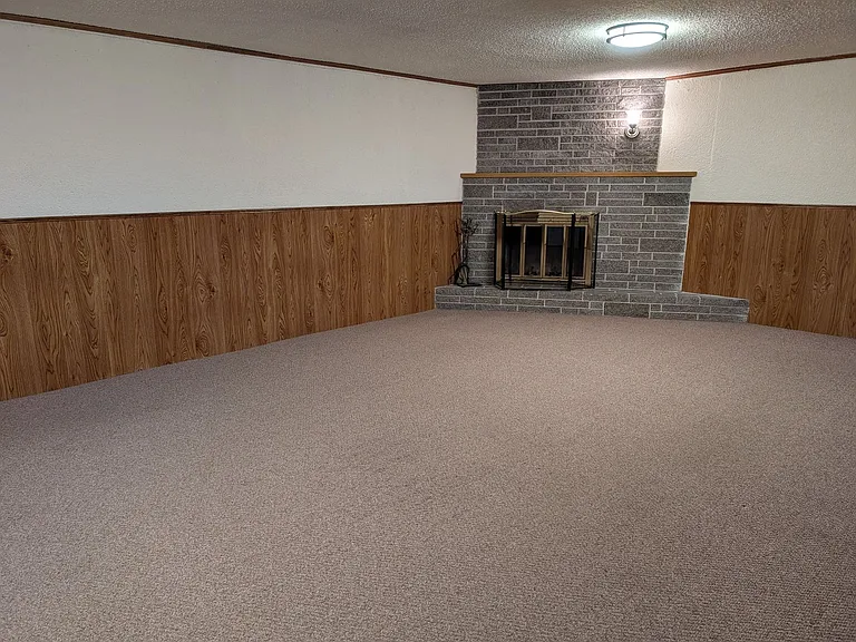 722 Bryden Ave — Photo 23