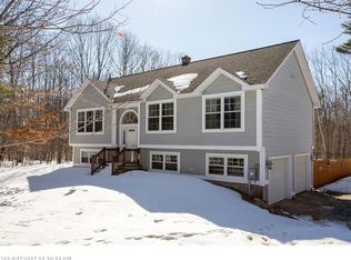 11 Hale Rd, Raymond, ME 04071