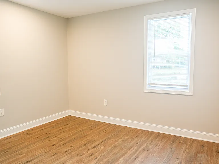 2205 Southern Ave — Photo 17