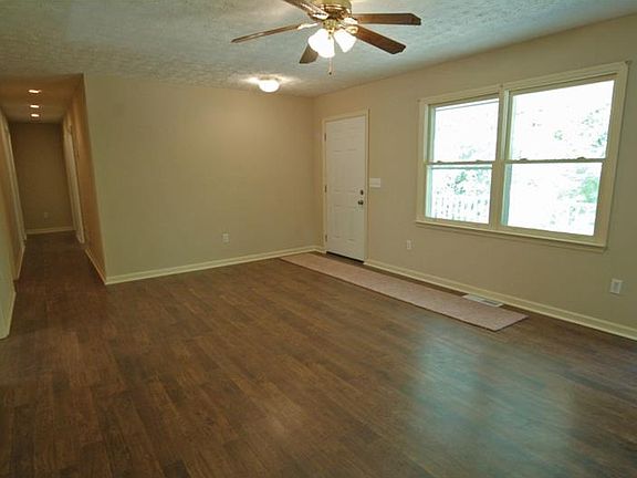 5th image of 10225 Reinhardt College Pkwy